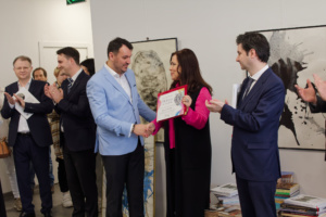 Vernisarea expozitiei Suzanei Fantanariu-AMBALAJ PENTRU SUFLET (12)