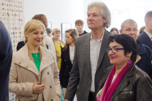 Vernisarea expozitiei Suzanei Fantanariu-AMBALAJ PENTRU SUFLET (15)