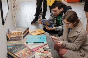 Vernisarea expozitiei Suzanei Fantanariu-AMBALAJ PENTRU SUFLET (20)