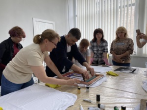 Master-class Arta vizuală prin tehnica Serigrafiei pe textile (5)