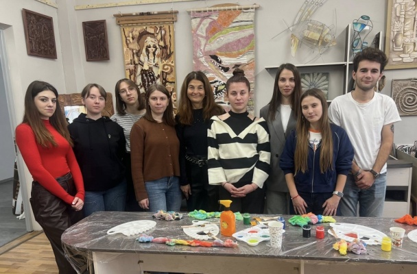 Atelier-de-pictura-textila-ca-instrument-de-dezvoltare-emotionala-in-mediul-universitar-1