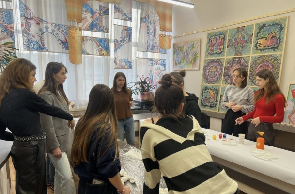 Atelier-de-pictura-textila-ca-instrument-de-dezvoltare-emotionala-in-mediul-universitar-7