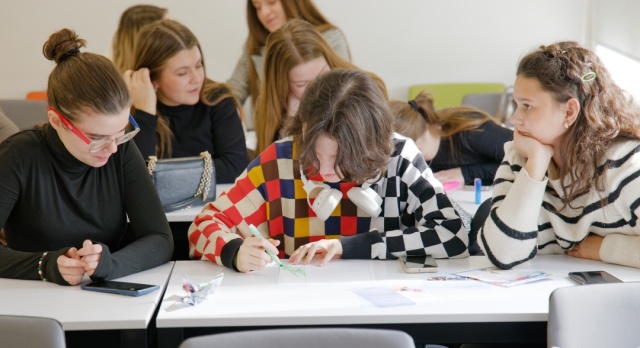 Elevii-clasei-a-XII-a-de-la-LT-„Miguel-de-Cervantes-Saavedra-in-vizita-la-FAVD-18