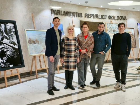 Expozitia-„Dialoguri-Vizuale-in-Parlamentul-Republicii-Moldova-1