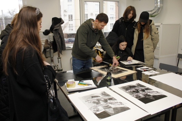 Master-class-organizat-in-atelierul-de-gravura