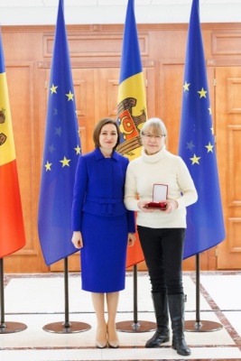 Recunoastere-la-cel-mai-inalt-nivel-Trei-cadre-didactice-ale-FAVD-UPSC-decorate-de-Presedinta-Republicii-Moldova-Maia-Sandu-1