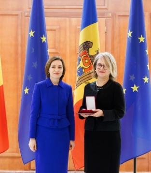 Recunoastere-la-cel-mai-inalt-nivel-Trei-cadre-didactice-ale-FAVD-UPSC-decorate-de-Presedinta-Republicii-Moldova-Maia-Sandu-2