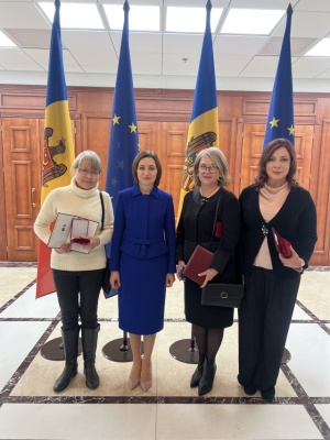Recunoastere-la-cel-mai-inalt-nivel-Trei-cadre-didactice-ale-FAVD-UPSC-decorate-de-Presedinta-Republicii-Moldova-Maia-Sandu-3