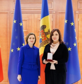 Recunoastere-la-cel-mai-inalt-nivel-Trei-cadre-didactice-ale-FAVD-UPSC-decorate-de-Presedinta-Republicii-Moldova-Maia-Sandu-5