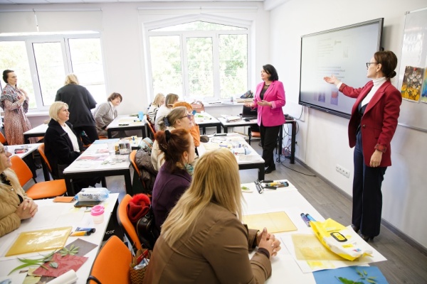 Seminar-stiintifico-metodic-pentru-cadrele-didactice-din-republica-Tehnici-de-lucru-si-stimularea-creativitatii-ele-10