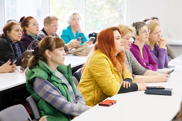 Seminar-stiintifico-metodic-pentru-cadrele-didactice-din-republica-Tehnici-de-lucru-si-stimularea-creativitatii-ele-7
