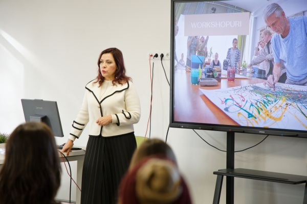 Seminar-stiintifico-metodic-pentru-cadrele-didactice-din-republica-Tehnici-de-lucru-si-stimularea-creativitatii-ele-9