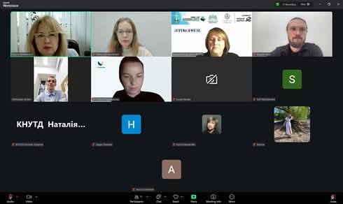 Studentii-programului-Moda–Design-Vestimentar-premiati-la-Concursul-International-„Constelatia-Castan-4