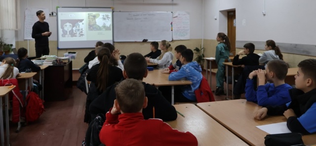 „Caravana-artelor-–-un-demers-cultural-care-a-valorificat-patrimoniul-national-in-cinci-localitati-rurale-24