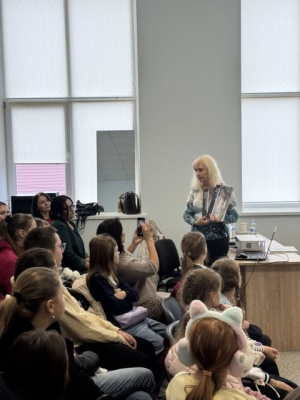 „Caravana-artelor-–-un-demers-cultural-care-a-valorificat-patrimoniul-national-in-cinci-localitati-rurale-42