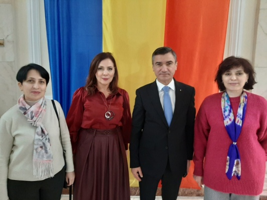 „Dimensiuni-culturale-si-identitare-ale-valorificarii-artelor-vizuale-in-invatamantul-artistic-superior-vizita-de-studiu-la-Iasi-Romania-5